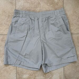 Columbia Boys' PFG Backcast Shorts
Size: Large (14/16)
Color: Cool Grey